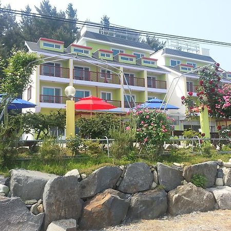Yongdu Beach Pension โพเรียง ภายนอก รูปภาพ